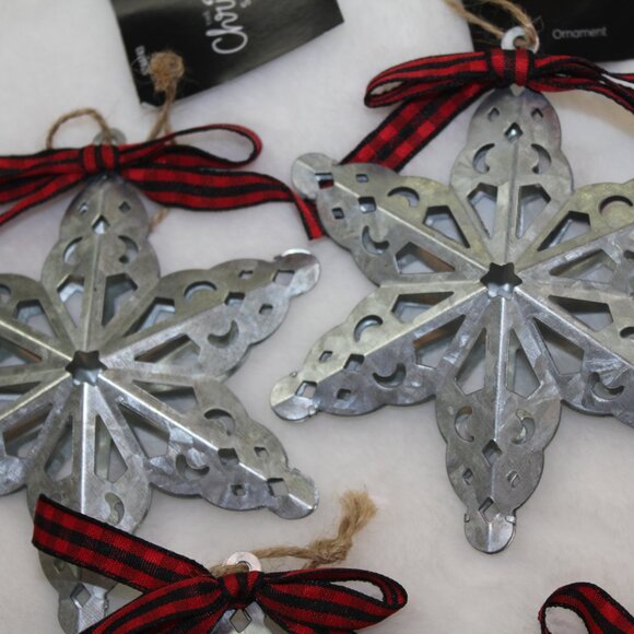 Christmas Shoppe Ornaments Tin Snowflake Red Black Check Bow 4.5" Lot of 7 NWT - Picture 2 of 8